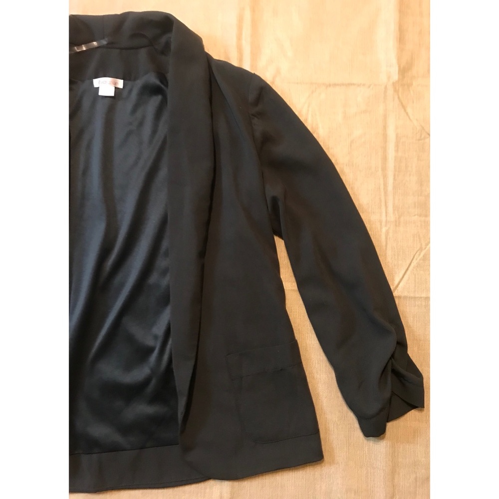 Blazer - Picture 2 of 3